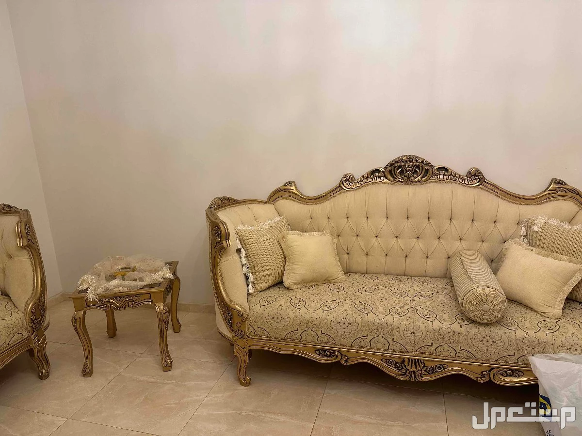 كنب مجلس مستعمل للبيع بالمدينة المنورة بسعر 1000 قابل للتفاوض بالسعر المعقول