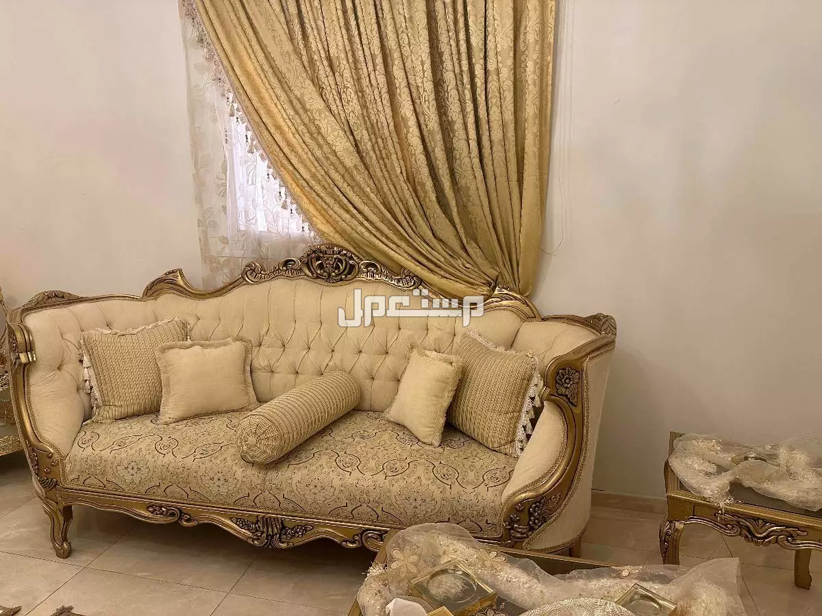 كنب مجلس مستعمل للبيع بالمدينة المنورة بسعر 1000 قابل للتفاوض بالسعر المعقول