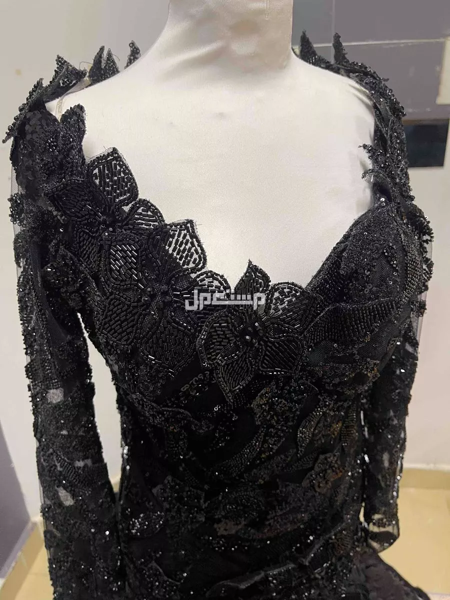 فستان سهرة فخم  في الرياض بسعر ألفين ريال سعودي