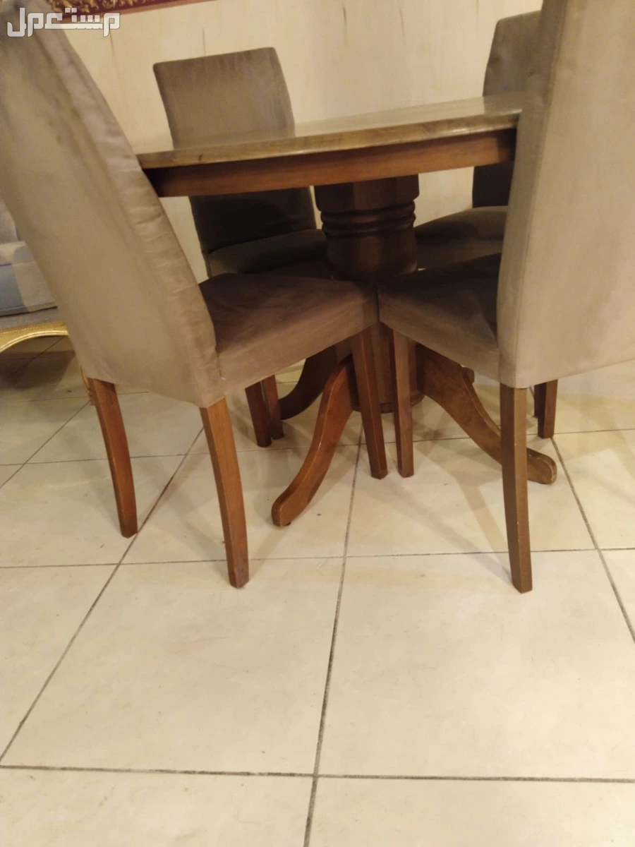 طاولة وسفرة طعام لون بني فاتح خشب ماليزي في جدة بسعر 460 ريال سعودي