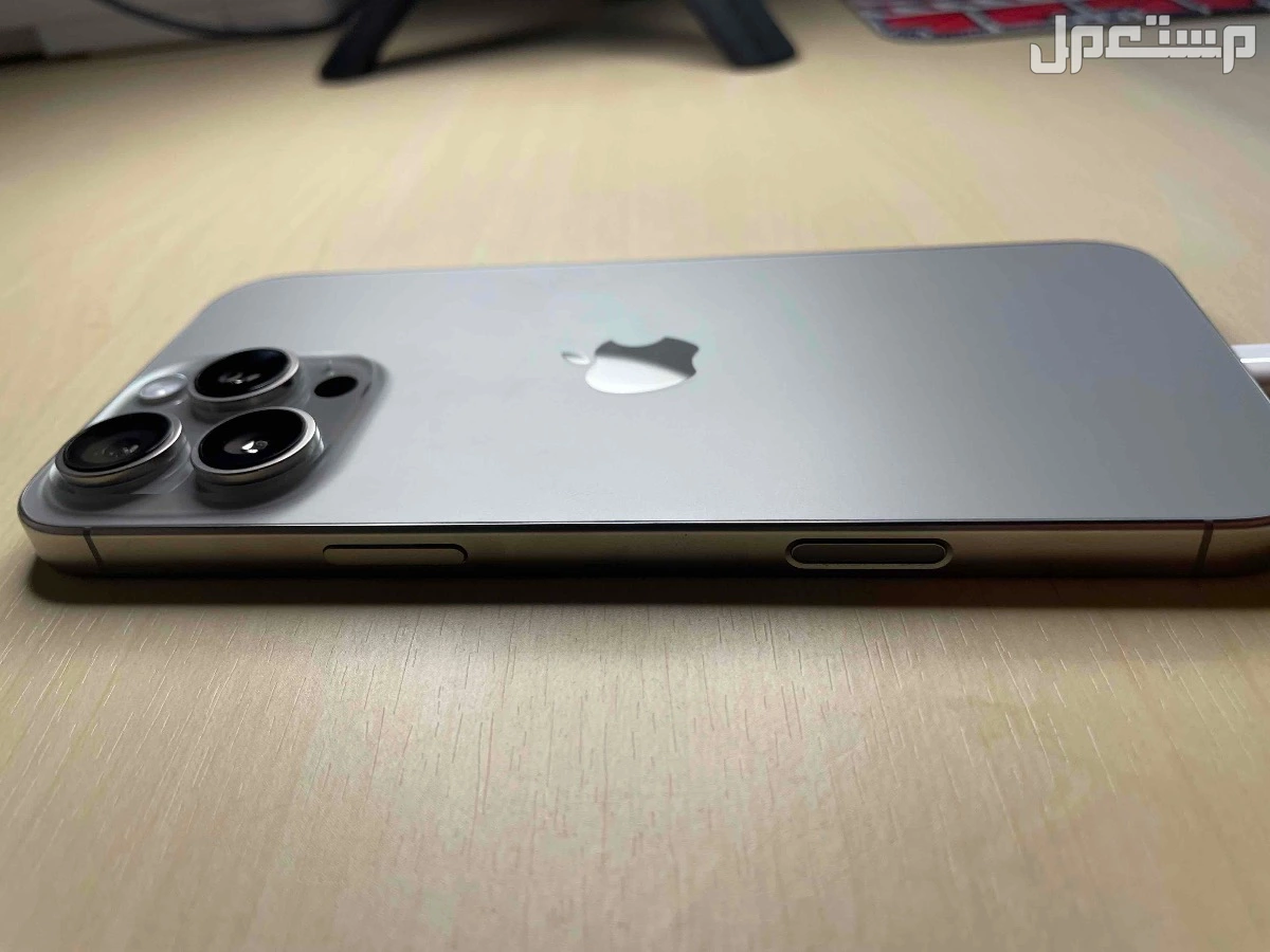 للبيع iPhone 16 Pro Max – تيتانيوم طبيعي