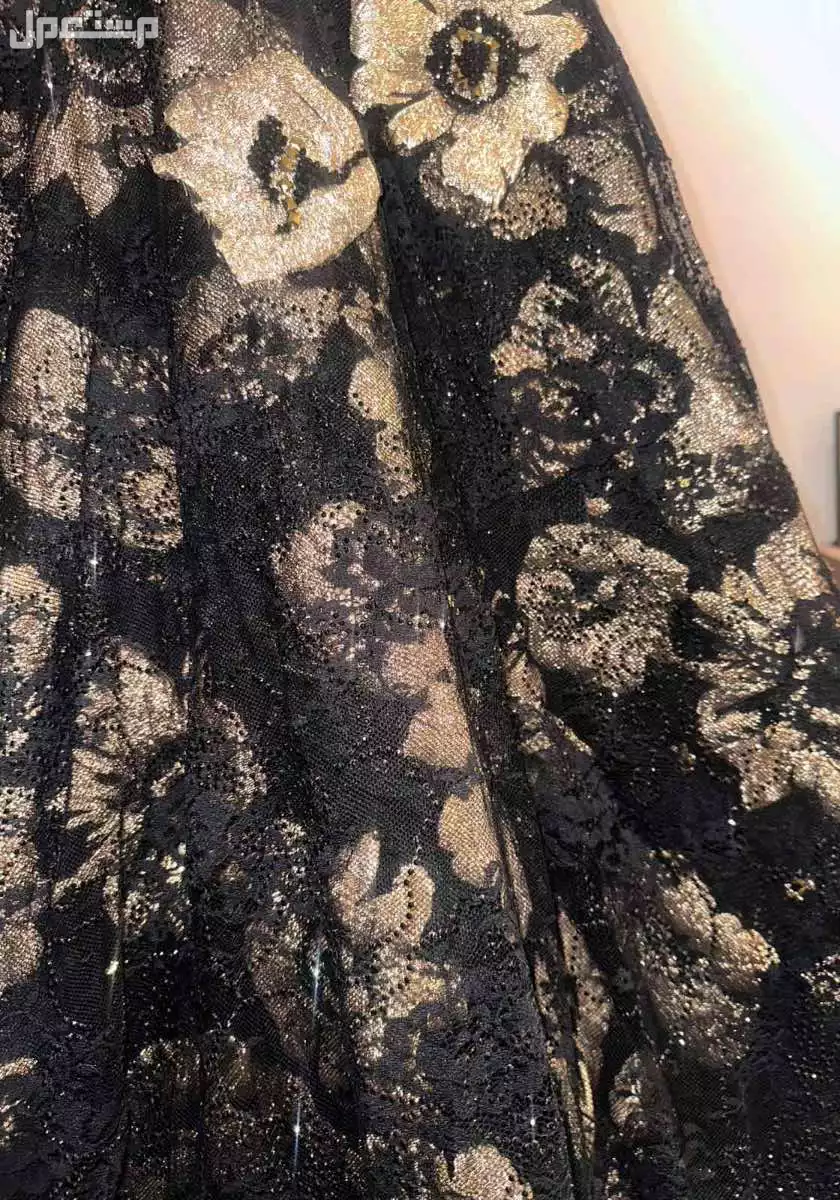 فستان فخم جدا بسعر مناسب اقل من السعر الاصلي بحالة ممتازه
