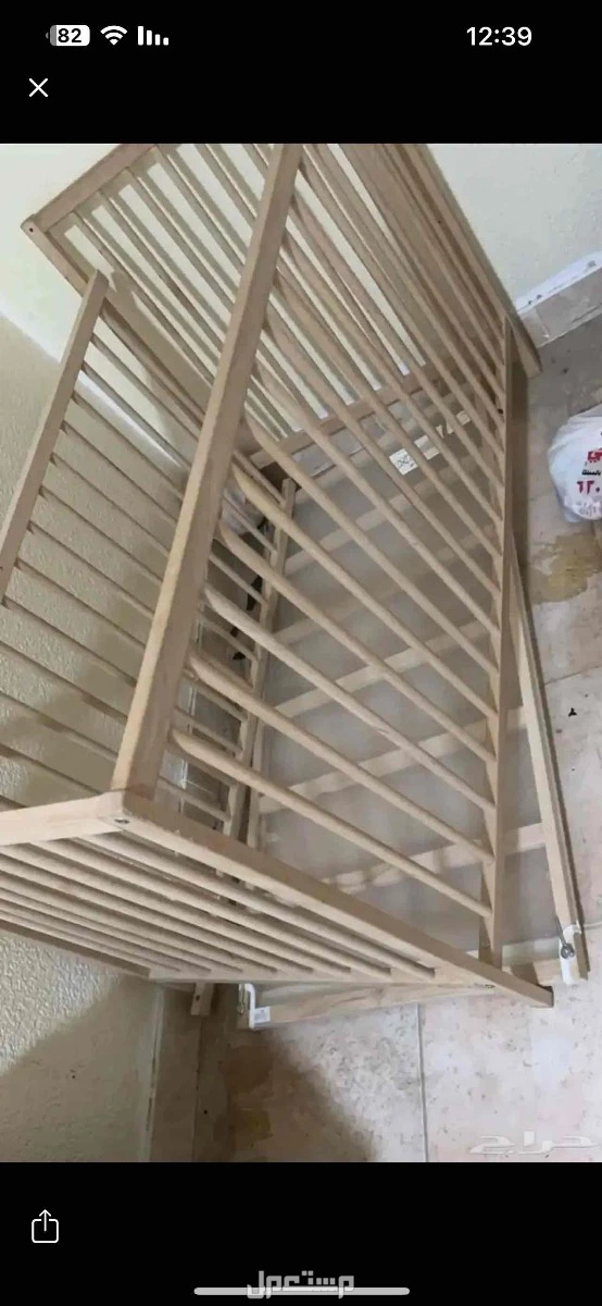 سرير اطفال من ايكيا مقفل مع مرتبه من اكيا ب 200 ريال