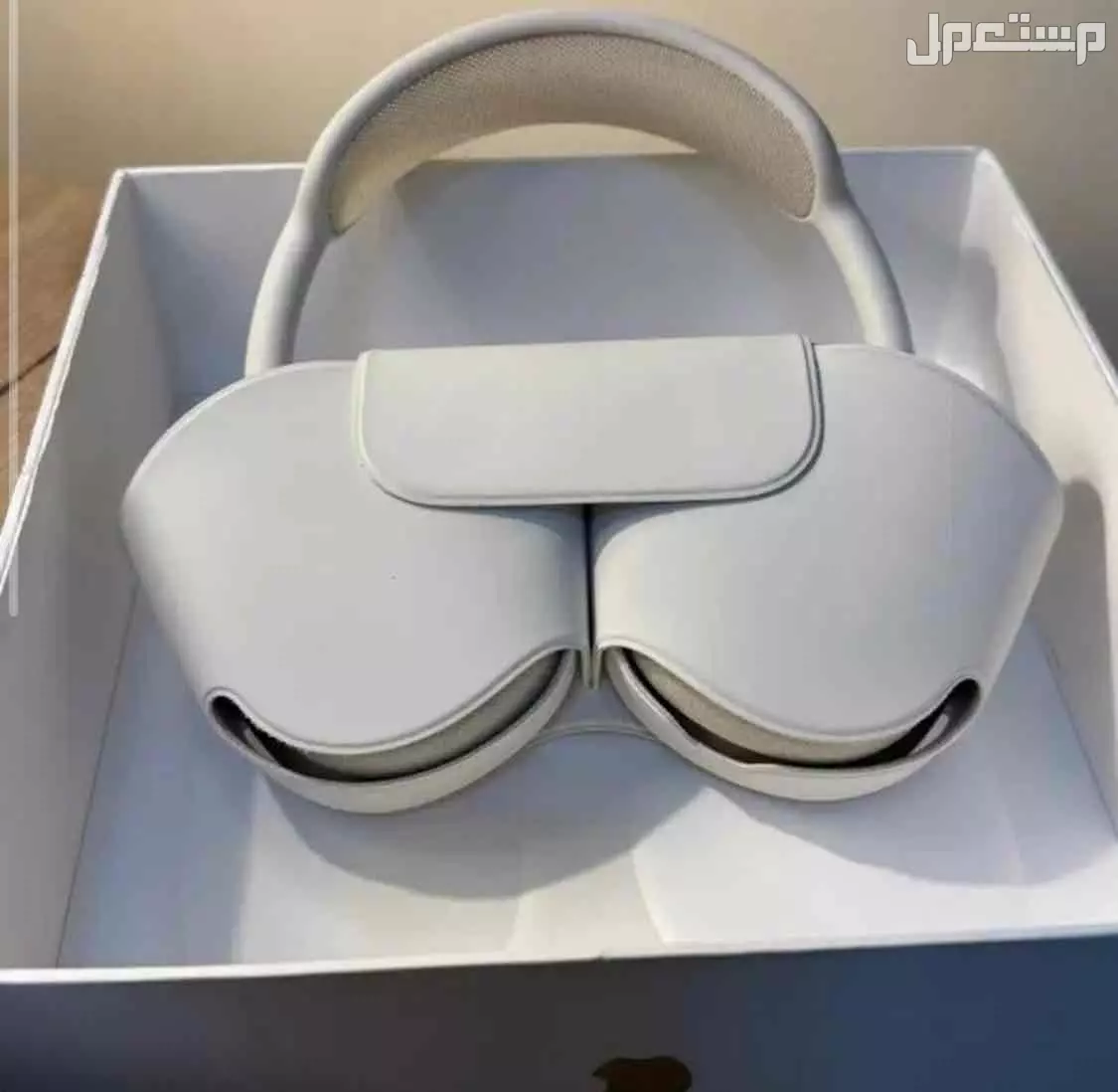 سماعة ايربودز ماكس اللون ذهبي تحت الضمان من مكتبة جرير بحالة ممتاز جداً 2000 ريال غير قابل للتفاوض تاريخ الشراء 29/04/2025