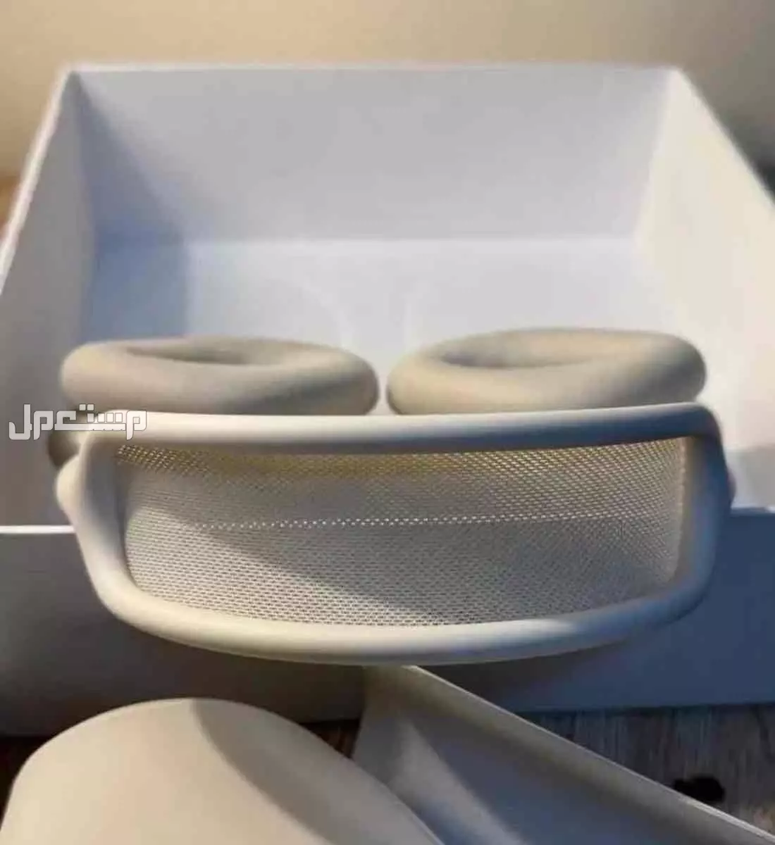 سماعة ايربودز ماكس اللون ذهبي تحت الضمان من مكتبة جرير بحالة ممتاز جداً 2000 ريال غير قابل للتفاوض تاريخ الشراء 29/04/2025