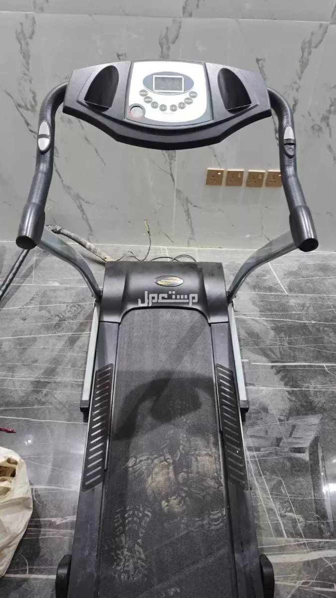 آلة رياضية  في القنفذة بسعر 400 ريال سعودي هذي صورة لانها مخزنة لها فترة