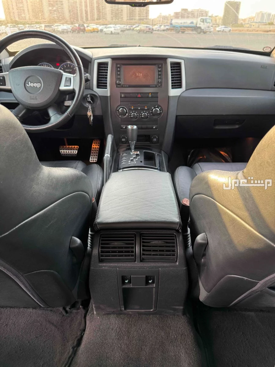 جيب جراند شيروكي 2010 مستعملة للبيع في جدة بسعر 50 ألف ريال سعودي