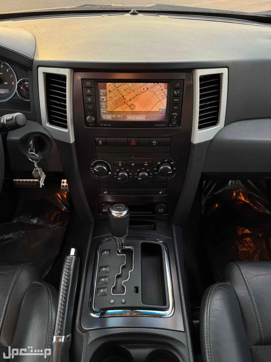 جيب جراند شيروكي 2010 مستعملة للبيع في جدة بسعر 50 ألف ريال سعودي