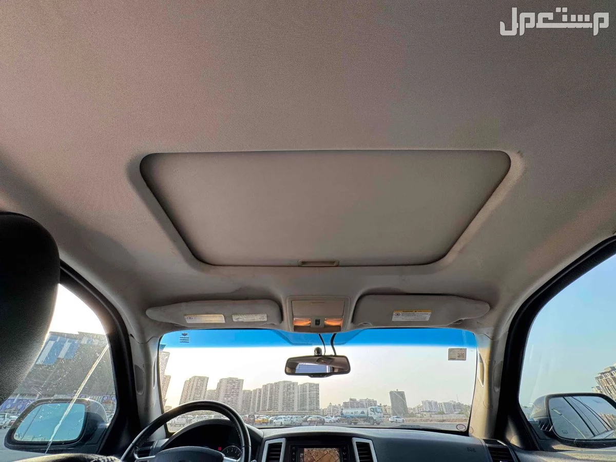 جيب جراند شيروكي 2010 مستعملة للبيع في جدة بسعر 50 ألف ريال سعودي