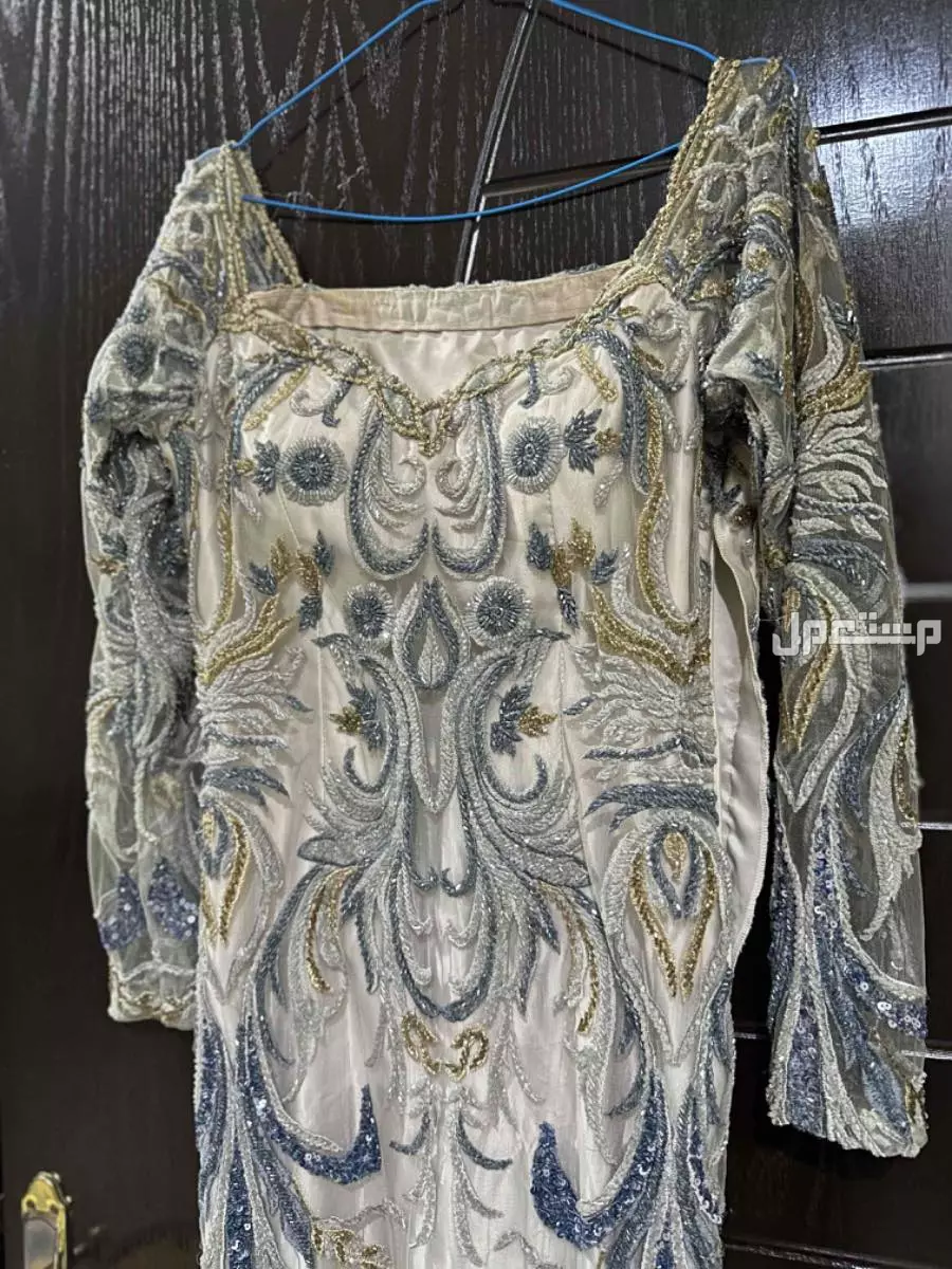 فستان بتصميم راقي  في جدة بسعر 600 ريال سعودي