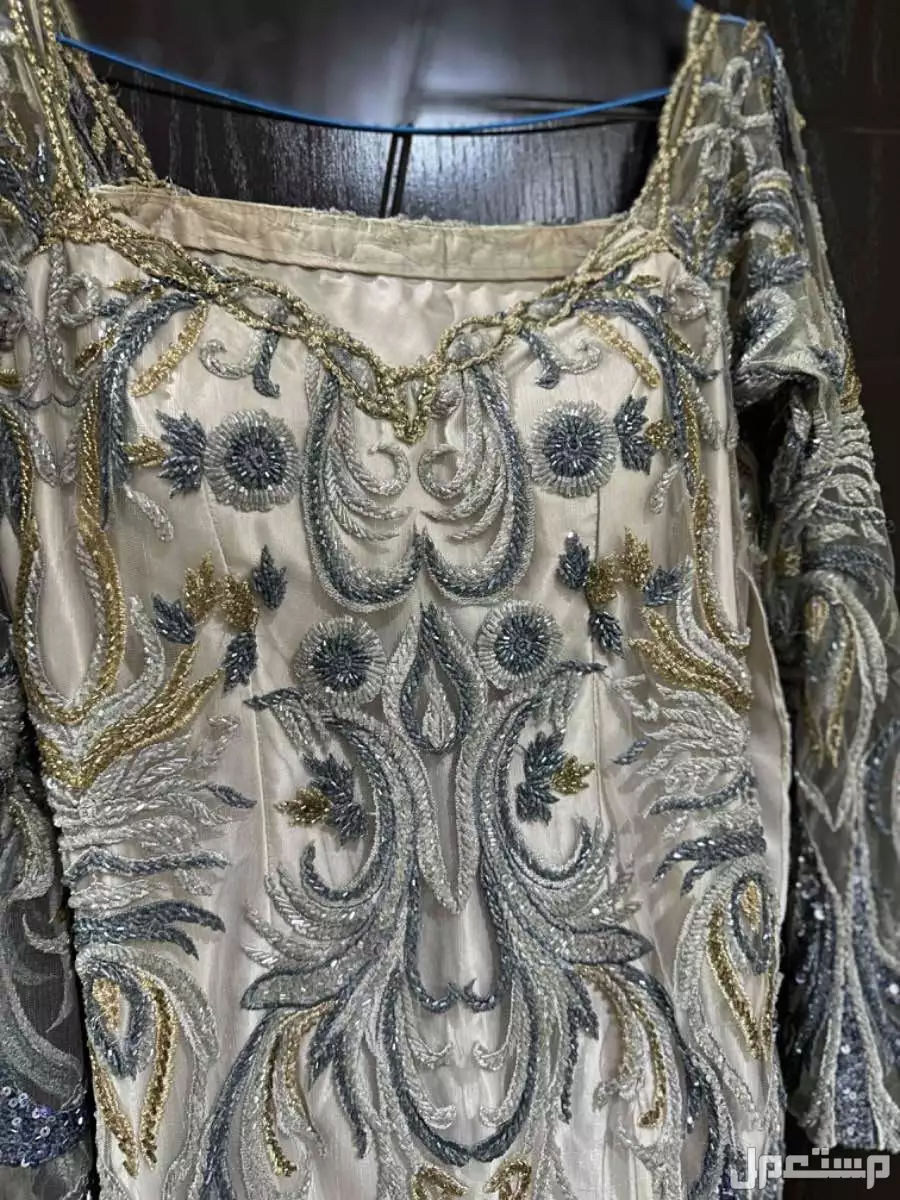 فستان بتصميم راقي  في جدة بسعر 600 ريال سعودي