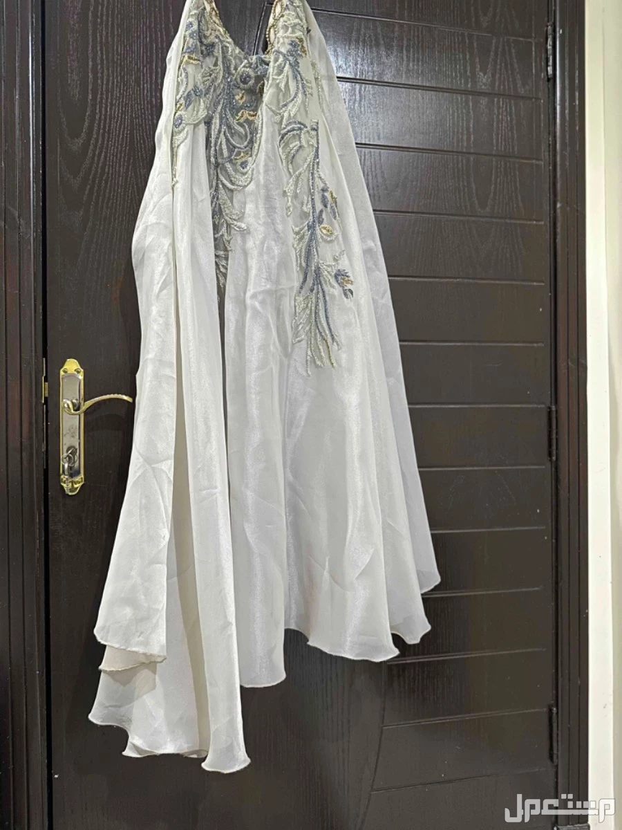 فستان بتصميم راقي  في جدة بسعر 600 ريال سعودي