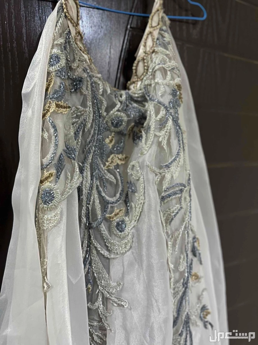 فستان بتصميم راقي  في جدة بسعر 600 ريال سعودي