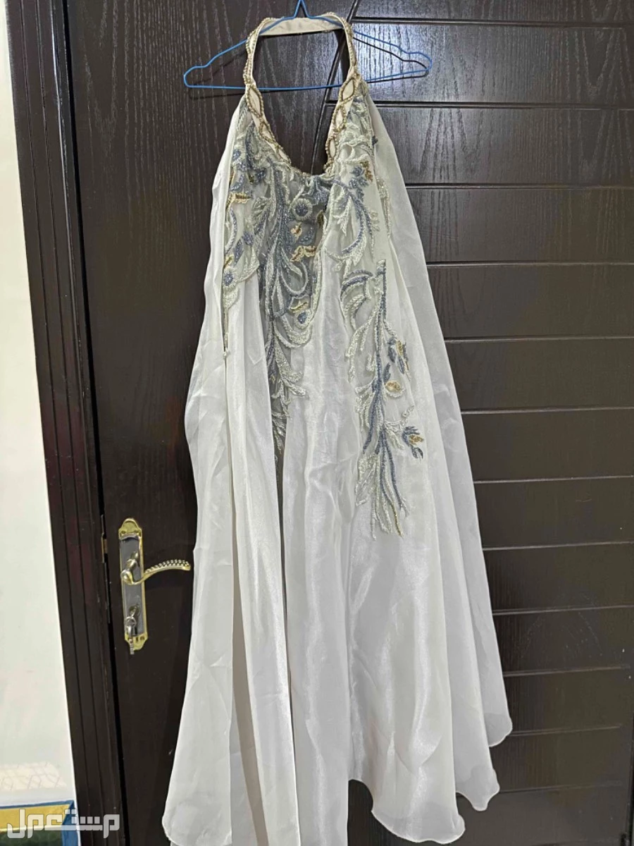 فستان بتصميم راقي  في جدة بسعر 600 ريال سعودي