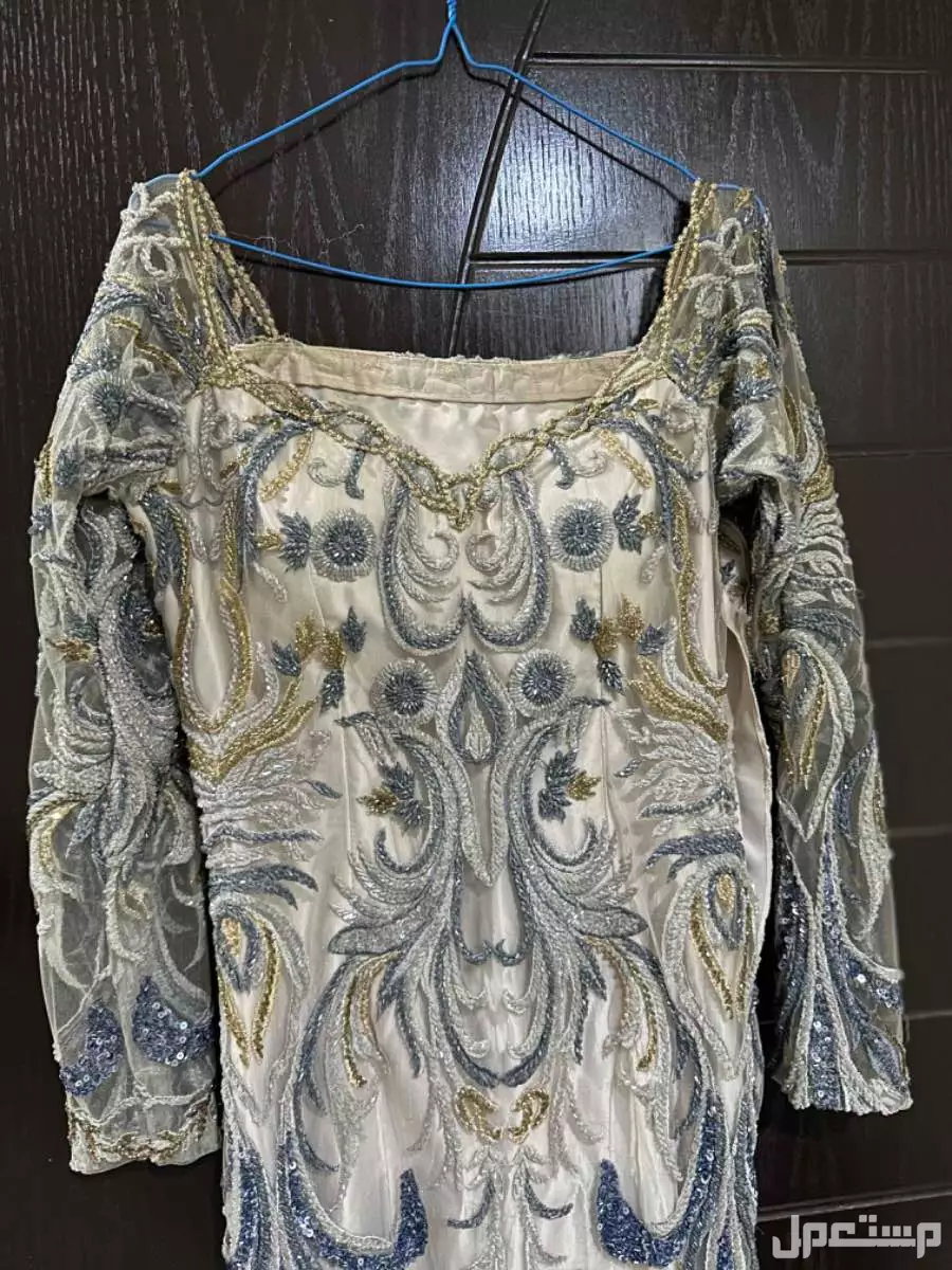 فستان بتصميم راقي  في جدة بسعر 600 ريال سعودي