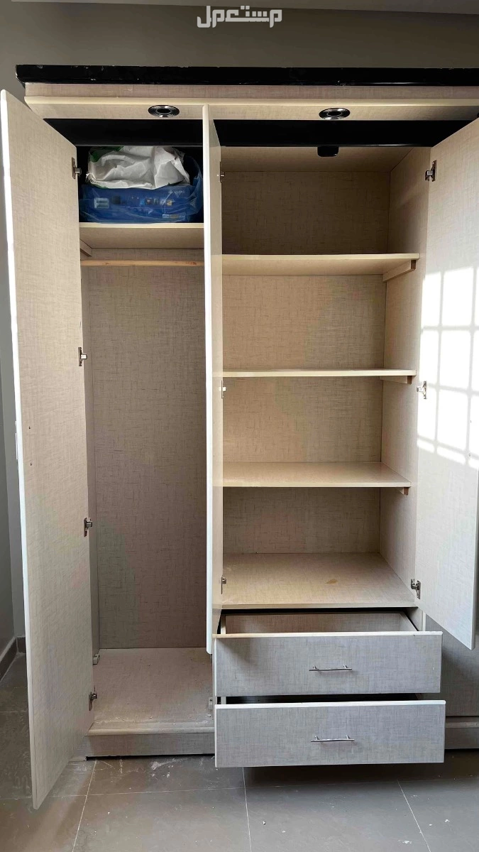 دولاب ملابس في الرياض حي الحزم على السوم