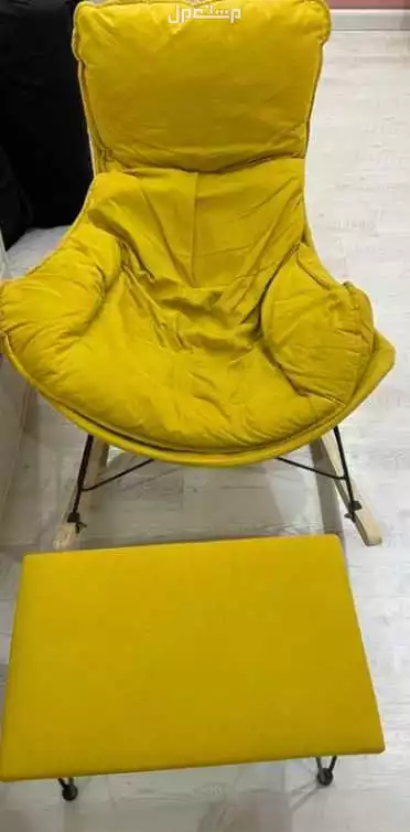 كرسي و طاوله  في الرياض بسعر 100 ريال سعودي