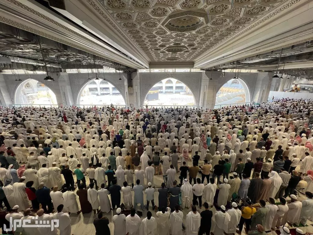 تعرف على جدول أئمة الحرم المكي ربيع الاخر 1447 جداول الأئمة بالمسجد الحرام