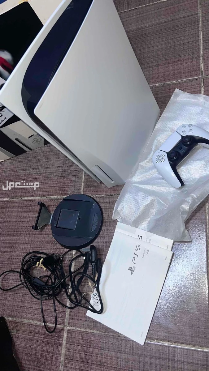 سوني 5 في جدة بسعر 1300 ريال سعودي