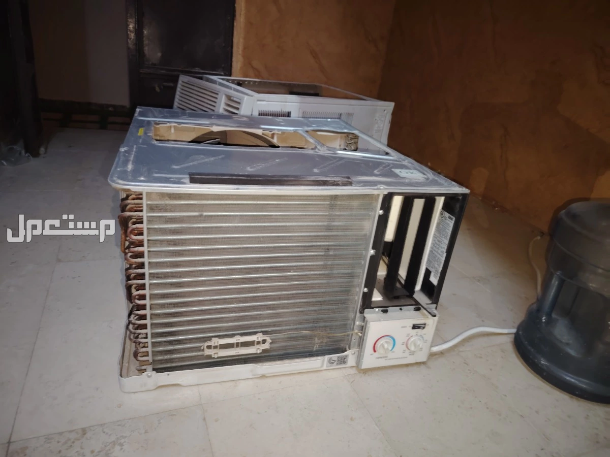 مكيف شباك جديد استعمل شهر واحد سبب البيع عشان اشتريت مكيف اسبلت تواصل فقط واتساب فقط