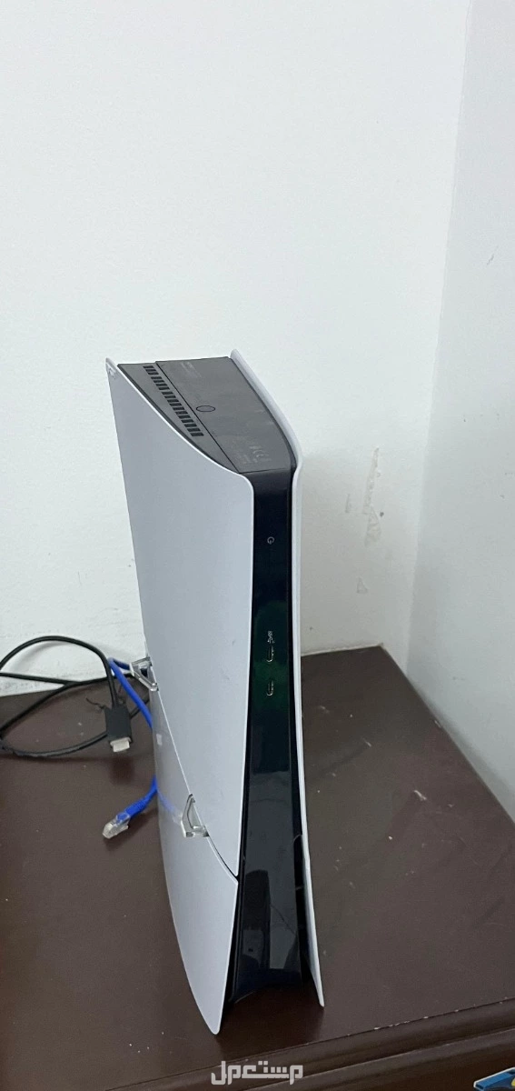 بلاستيشن سليم للبيع شبه جديد استخدام سنه فقط في الرياض بسعر 1800 قابل للتفاوض ريال سعودي
