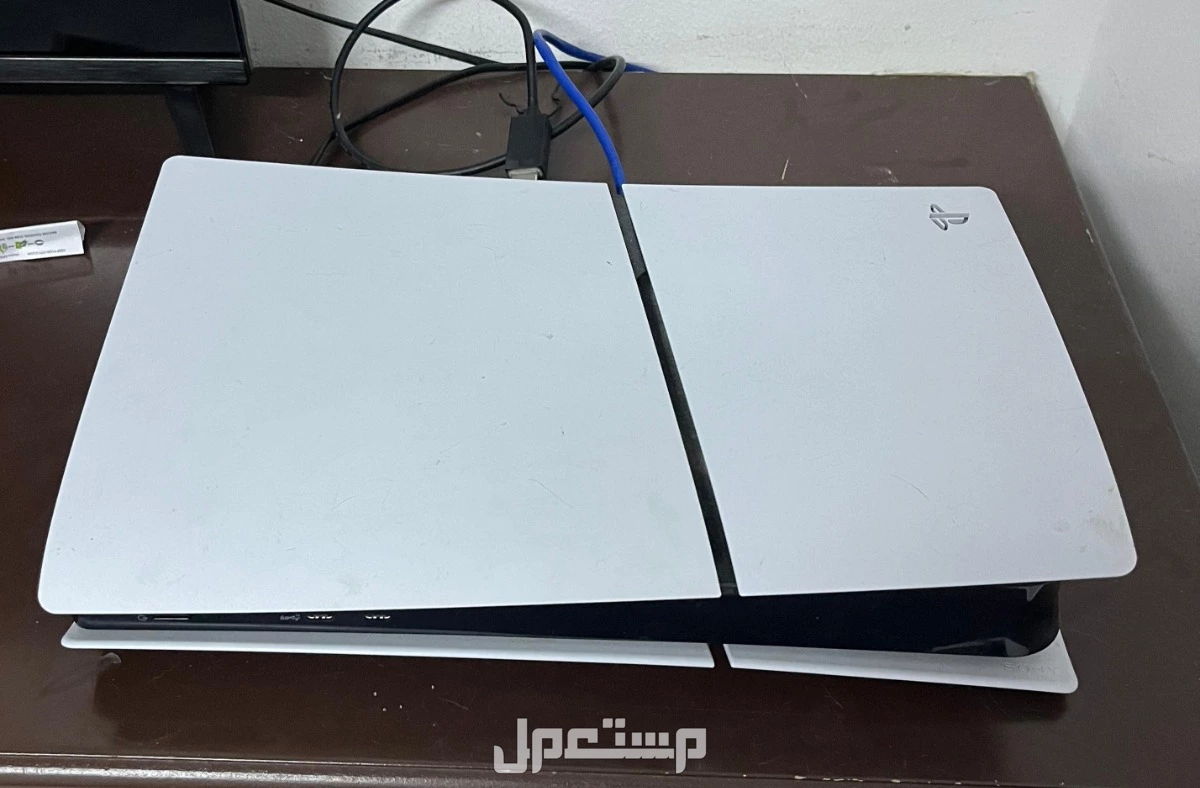 بلاستيشن سليم للبيع شبه جديد استخدام سنه فقط في الرياض بسعر 1800 قابل للتفاوض ريال سعودي