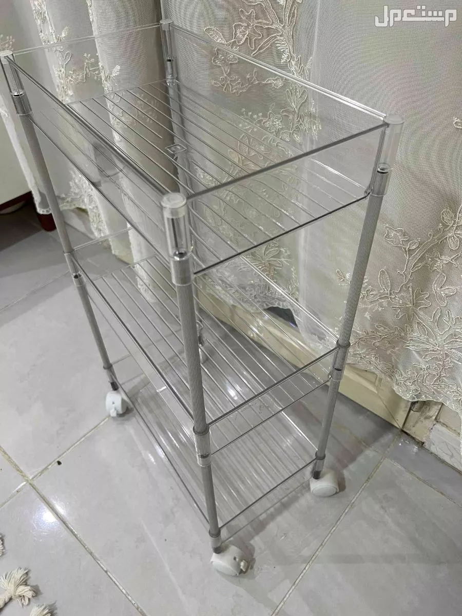 رفوف تخزين من 3 رفوف اكريلك  في جدة بسعر 100 ريال سعودي