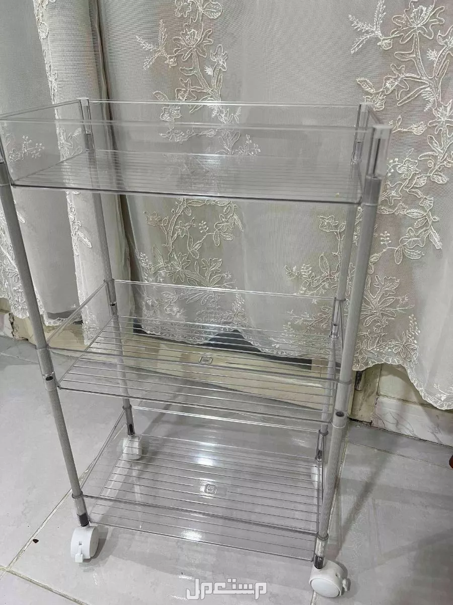 رفوف تخزين من 3 رفوف اكريلك  في جدة بسعر 100 ريال سعودي