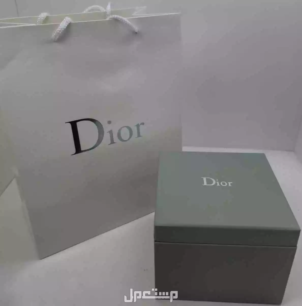 علبه ديور الاصليه مع الملحقات الماركه الاصليه كامله في الرياض بسعر 300 ريال سعودي