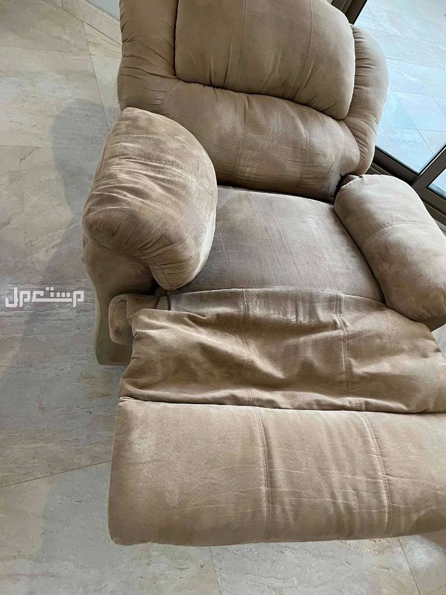 كنب استرخاء قطعة واحدة للبيع في الخبر بسعر 100 ريال سعودي