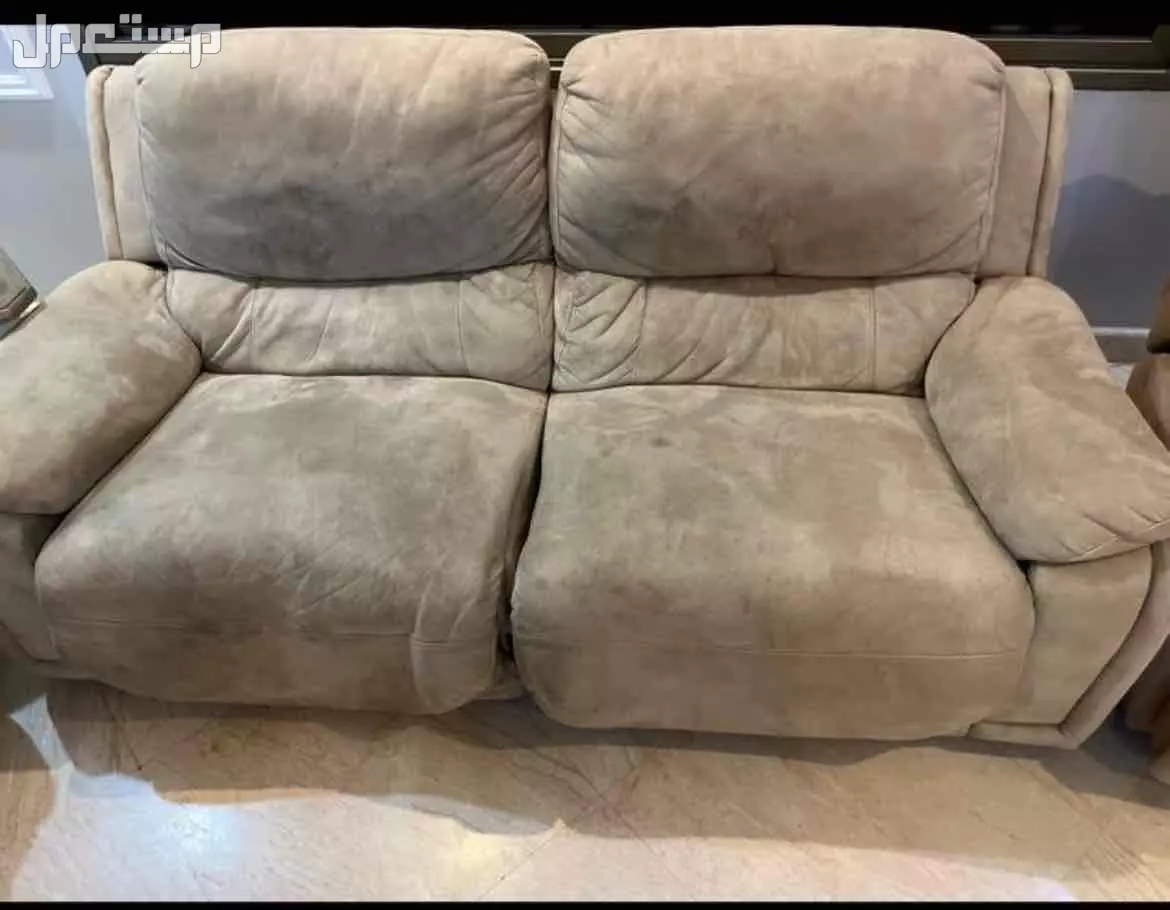 كنب استرخاء قطعتين للبيع في الخبر بسعر 200 ريال سعودي