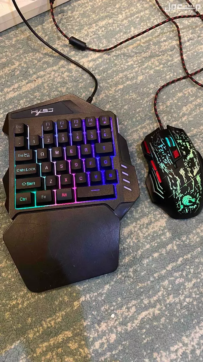 كيبورد v100 مع ماوس قيمنق للبيع