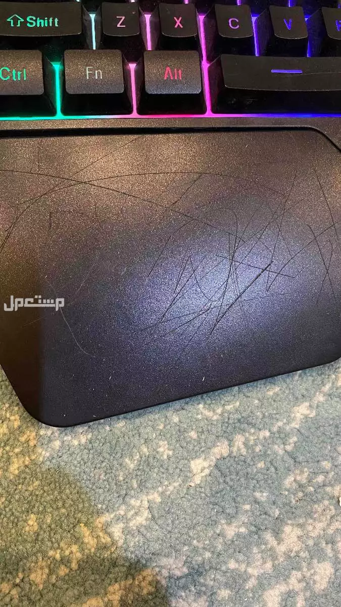 كيبورد v100 مع ماوس قيمنق للبيع