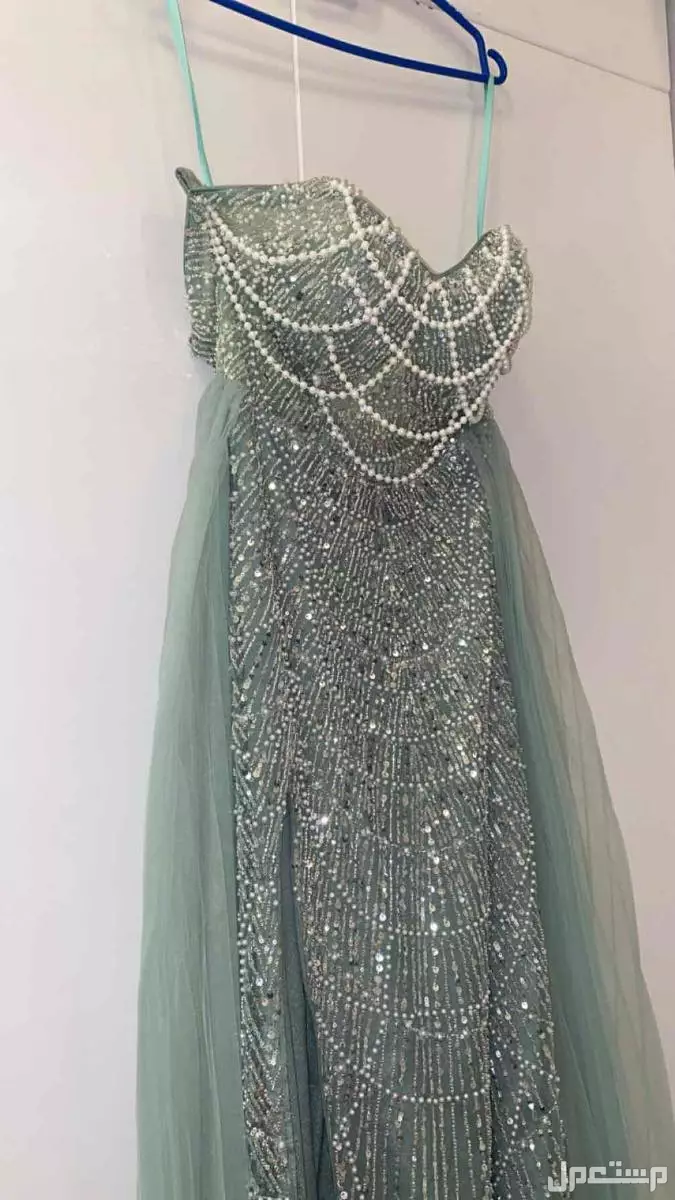 فستان مستعمل نظيف وجديد استخدام 7 ساعات فقط في الطائف