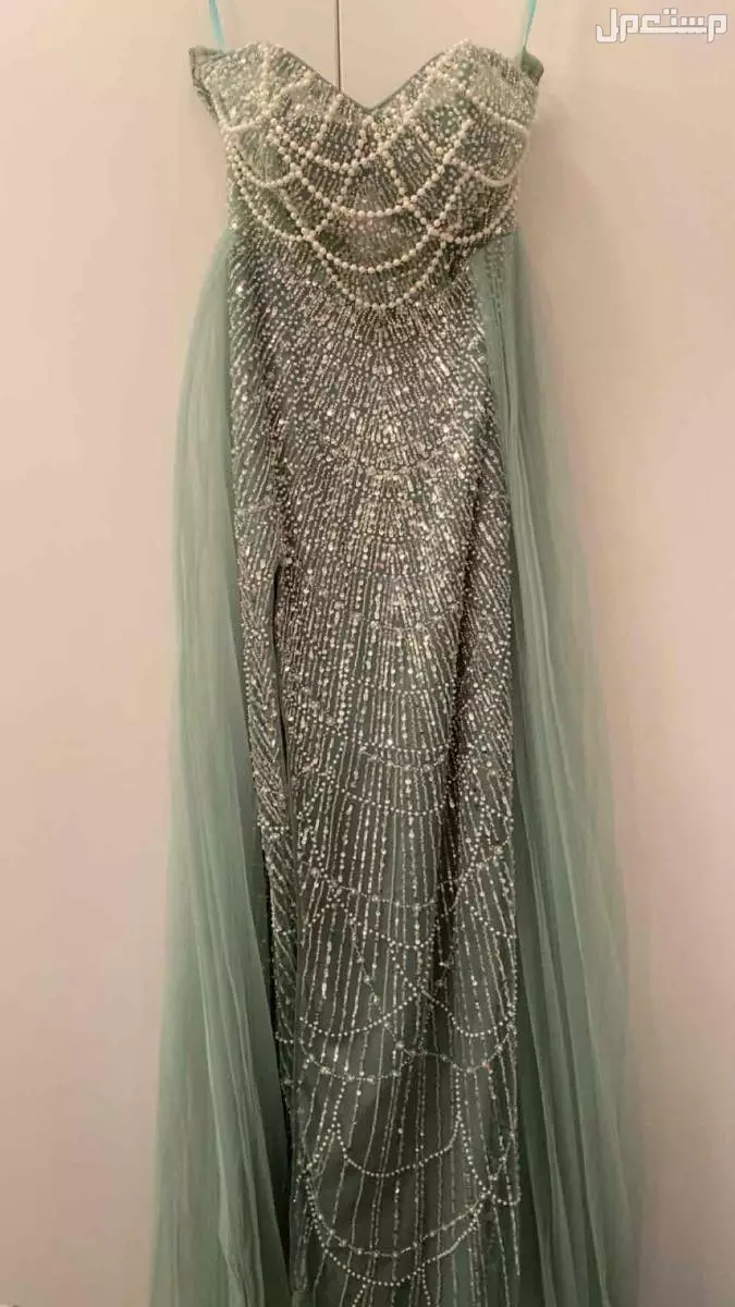 فستان مستعمل نظيف وجديد استخدام 7 ساعات فقط في الطائف