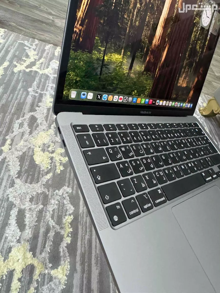 ماك بوك اير موديل 2020 بحالة ممتازة ماركة أبل في بيشة