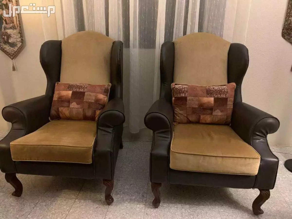 حي الروضه في الرياض طقم كنب بحاله جيده مع 3 طاولات