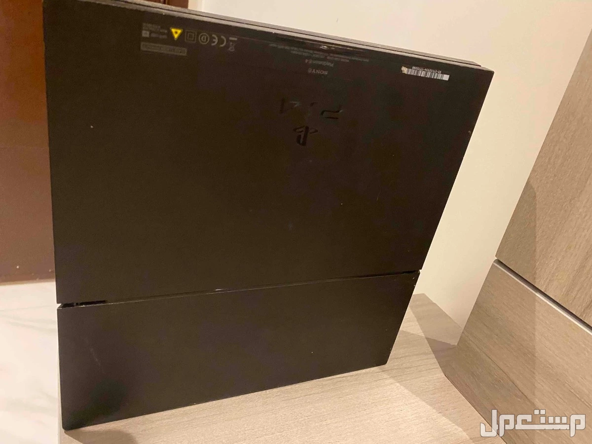 سوني 4 مستعمل استخدام 5 سنين ومافيه اي مشاكل شغال