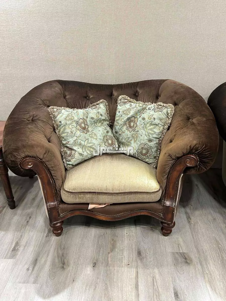 للبيع طقم كنب في الجبيل الصناعية بسعر 4000 ريال سعودي