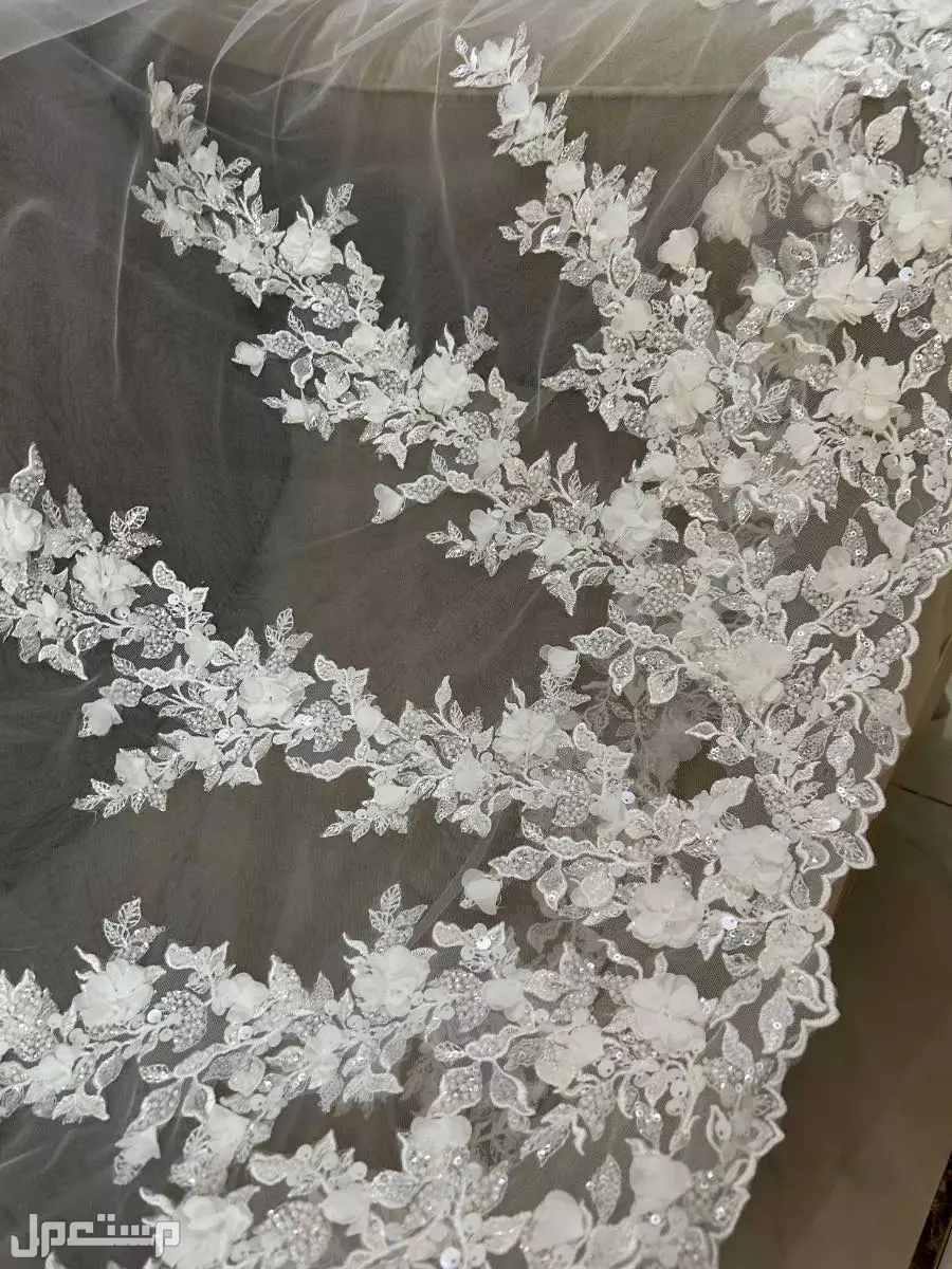 فستان زفاف راقي وفاخر  في مكة المكرمة بسعر 2500 ريال سعودي