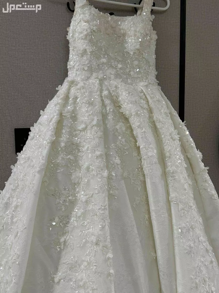 فستان زفاف راقي وفاخر في الطائف بسعر 2500 ريال سعودي