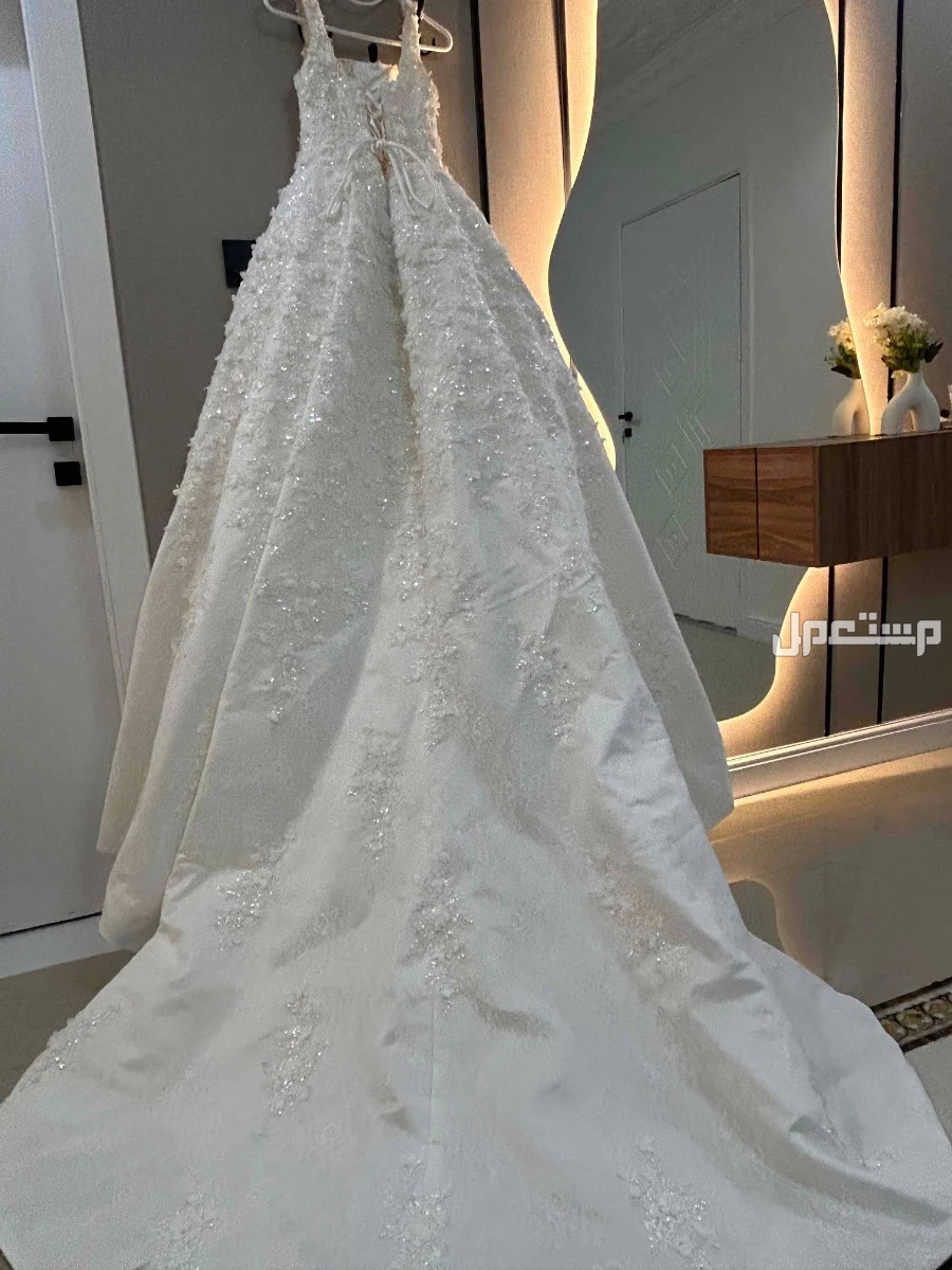 فستان زفاف راقي وفاخر في الطائف بسعر 2500 ريال سعودي