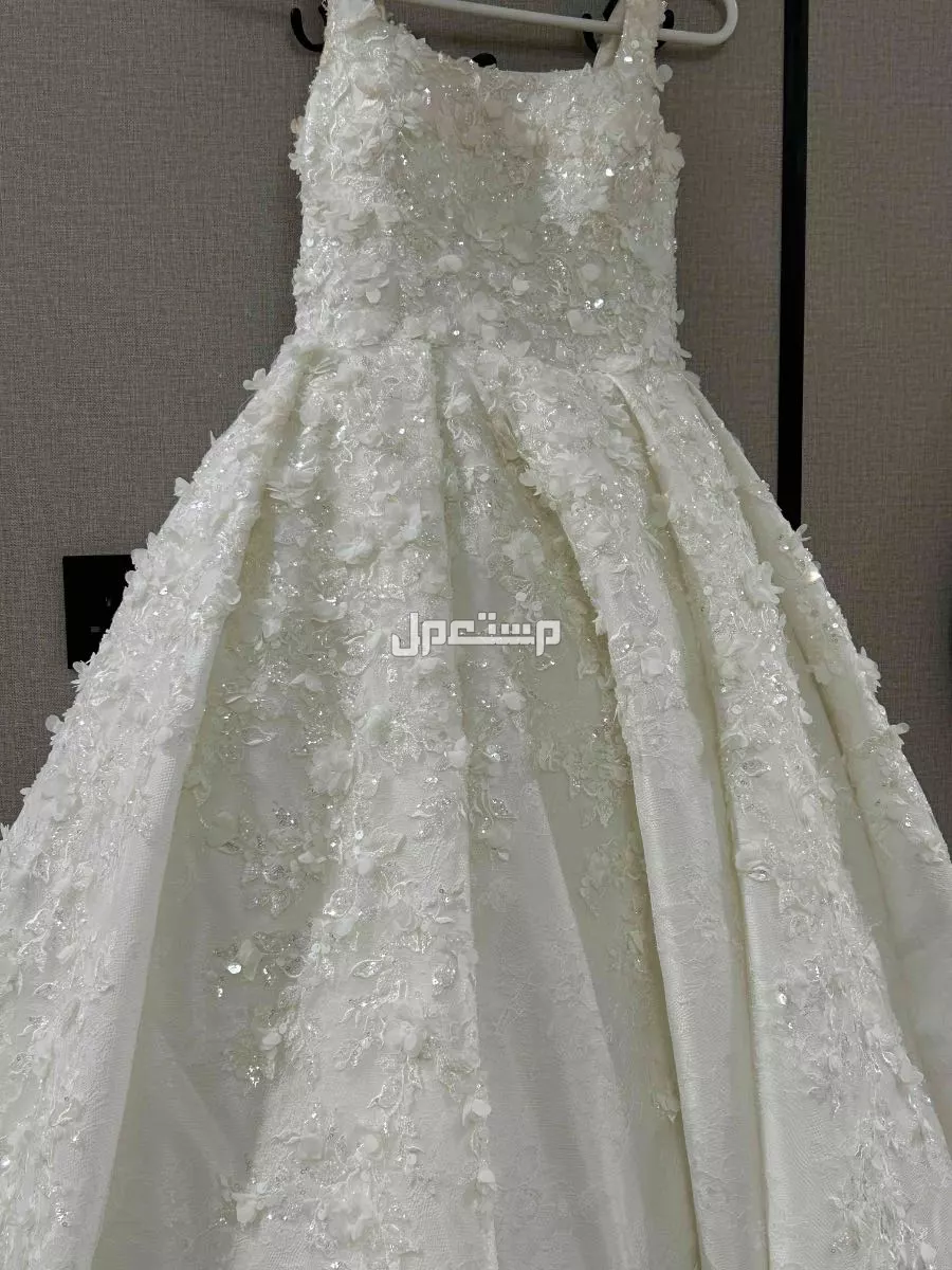 فستان زفاف راقي وفاخر في الطائف بسعر 2500 ريال سعودي