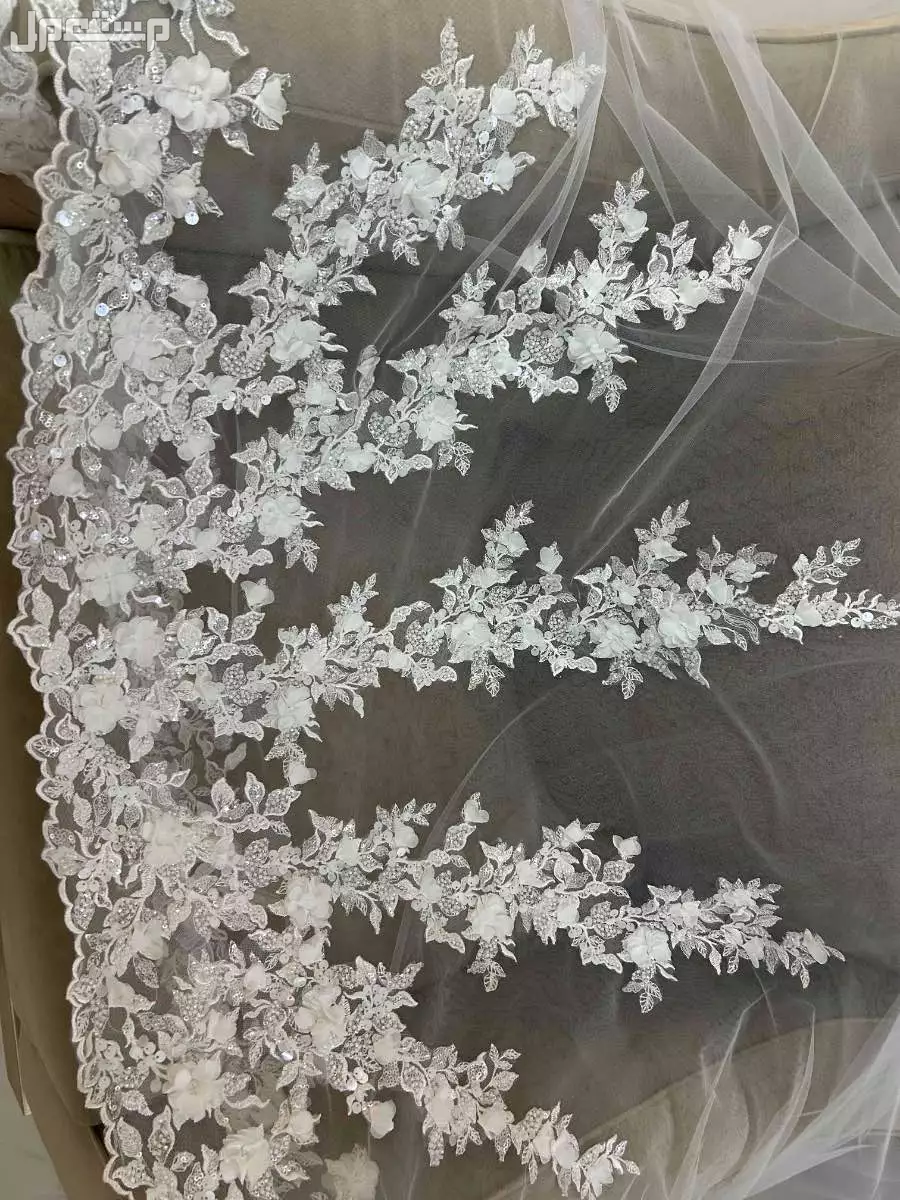 فستان زفاف راقي وفاخر في الطائف بسعر 2500 ريال سعودي