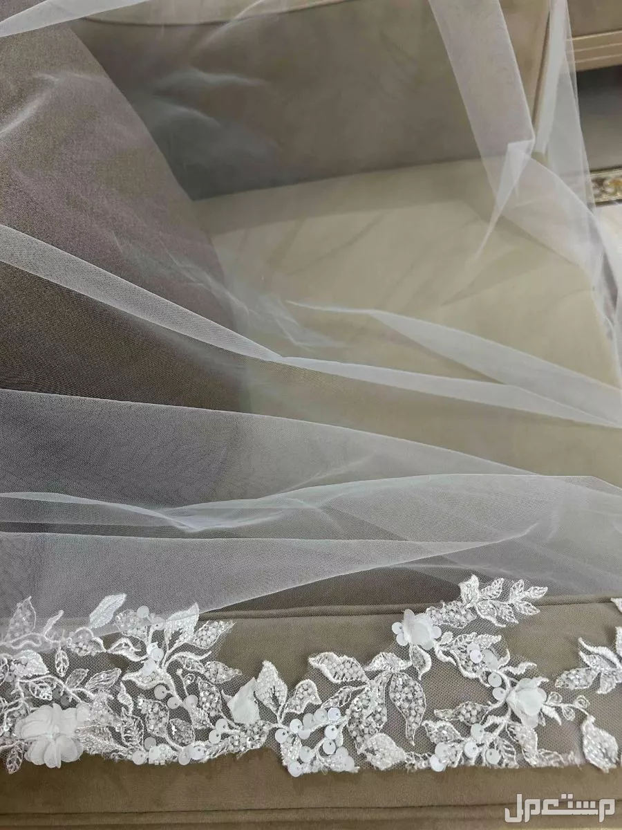 فستان زفاف راقي وفاخر في الطائف بسعر 2500 ريال سعودي