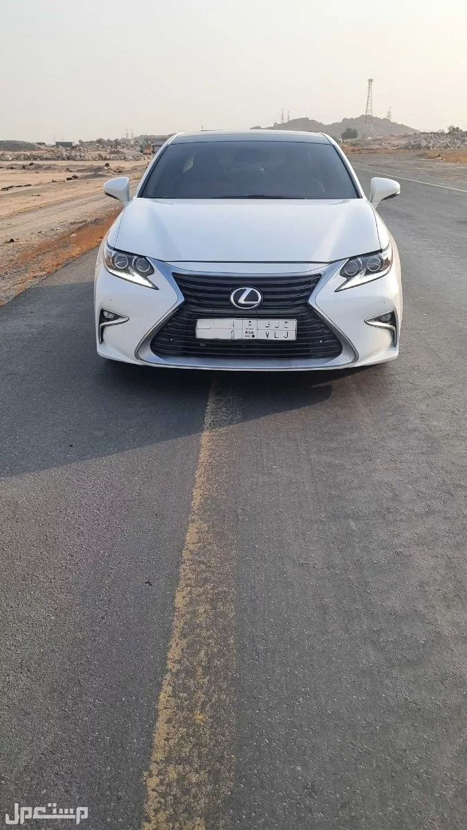 لكزس ES 2013 مستعملة للبيع في جدة بسعر 55 ألف ريال سعودي
