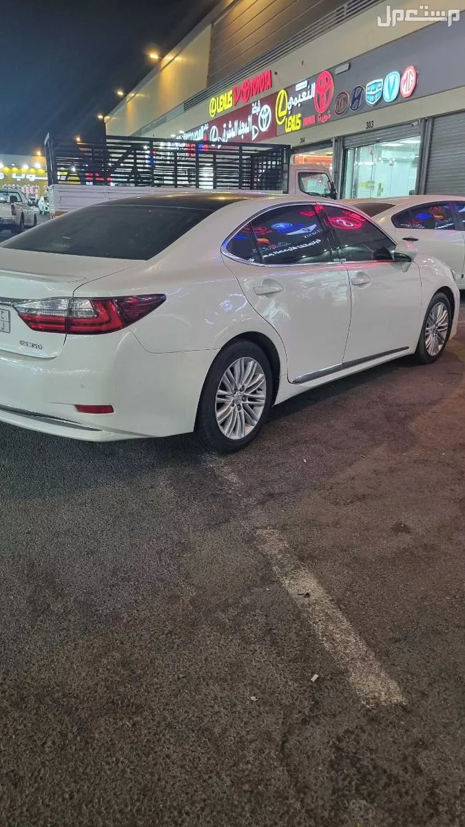 لكزس ES 2013 مستعملة للبيع في جدة بسعر 55 ألف ريال سعودي