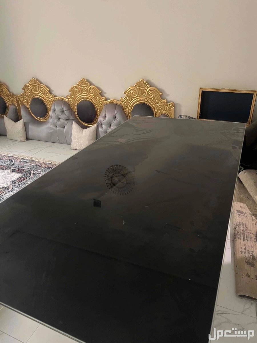 طاولة طعام شبه جديده  في الرياض بسعر 600 ريال سعودي