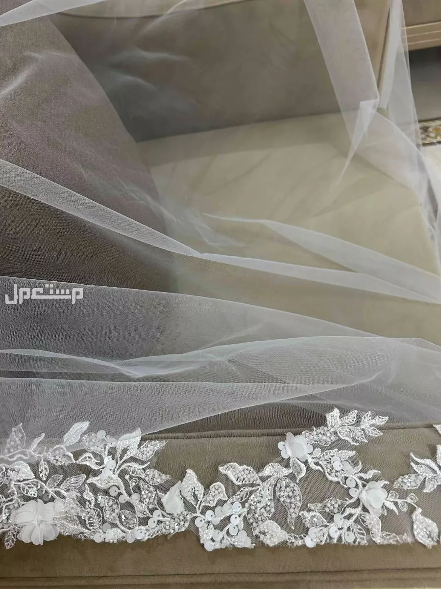 فستان زفاف وفاخرمن مكه الشرايع 2500 ريال سعودي