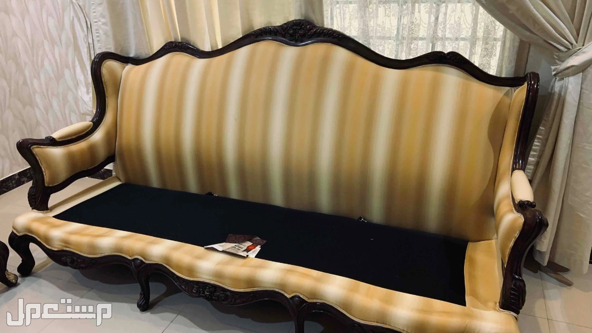 للبيع كنب نظيف جدا في الرياض بسعر 800 ريال سعودي